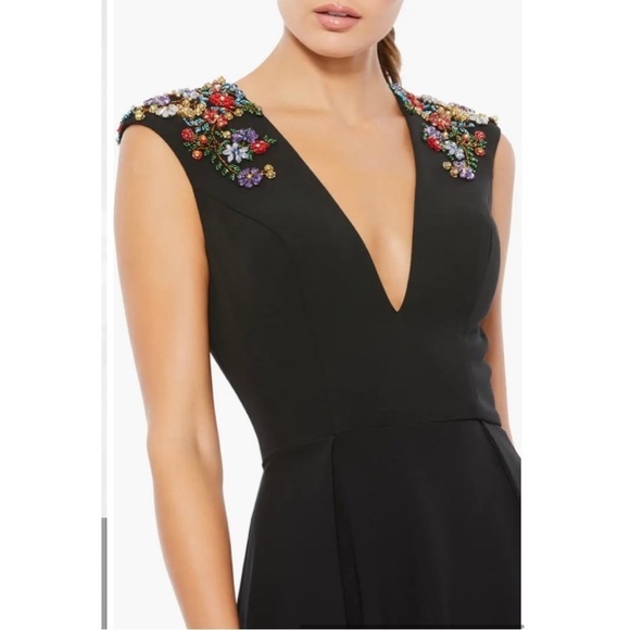 NWOT leena for Mac Duggal Plunge Neck Empire Waist Beaded Shoulder Gown - Picture 4 of 11